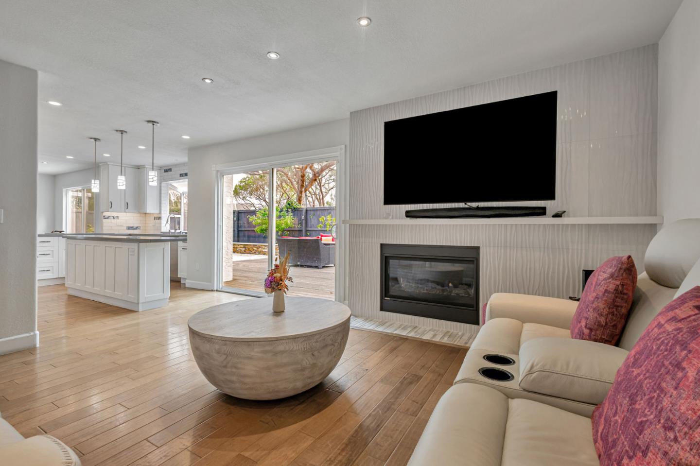 Detail Gallery Image 12 of 61 For 578 Seahorse Ln, Redwood City,  CA 94065 - 4 Beds | 2/1 Baths