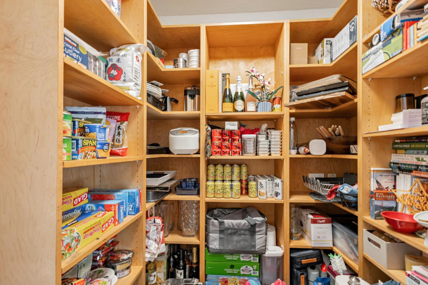 Detail Gallery Image 17 of 61 For 578 Seahorse Ln, Redwood City,  CA 94065 - 4 Beds | 2/1 Baths