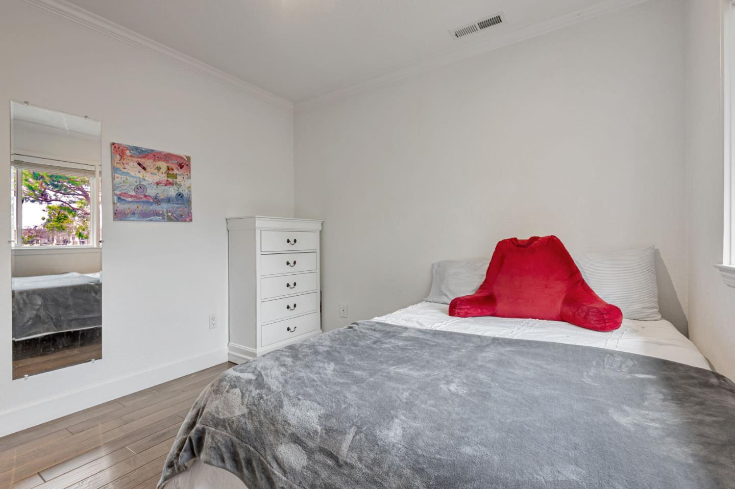 Detail Gallery Image 23 of 61 For 578 Seahorse Ln, Redwood City,  CA 94065 - 4 Beds | 2/1 Baths