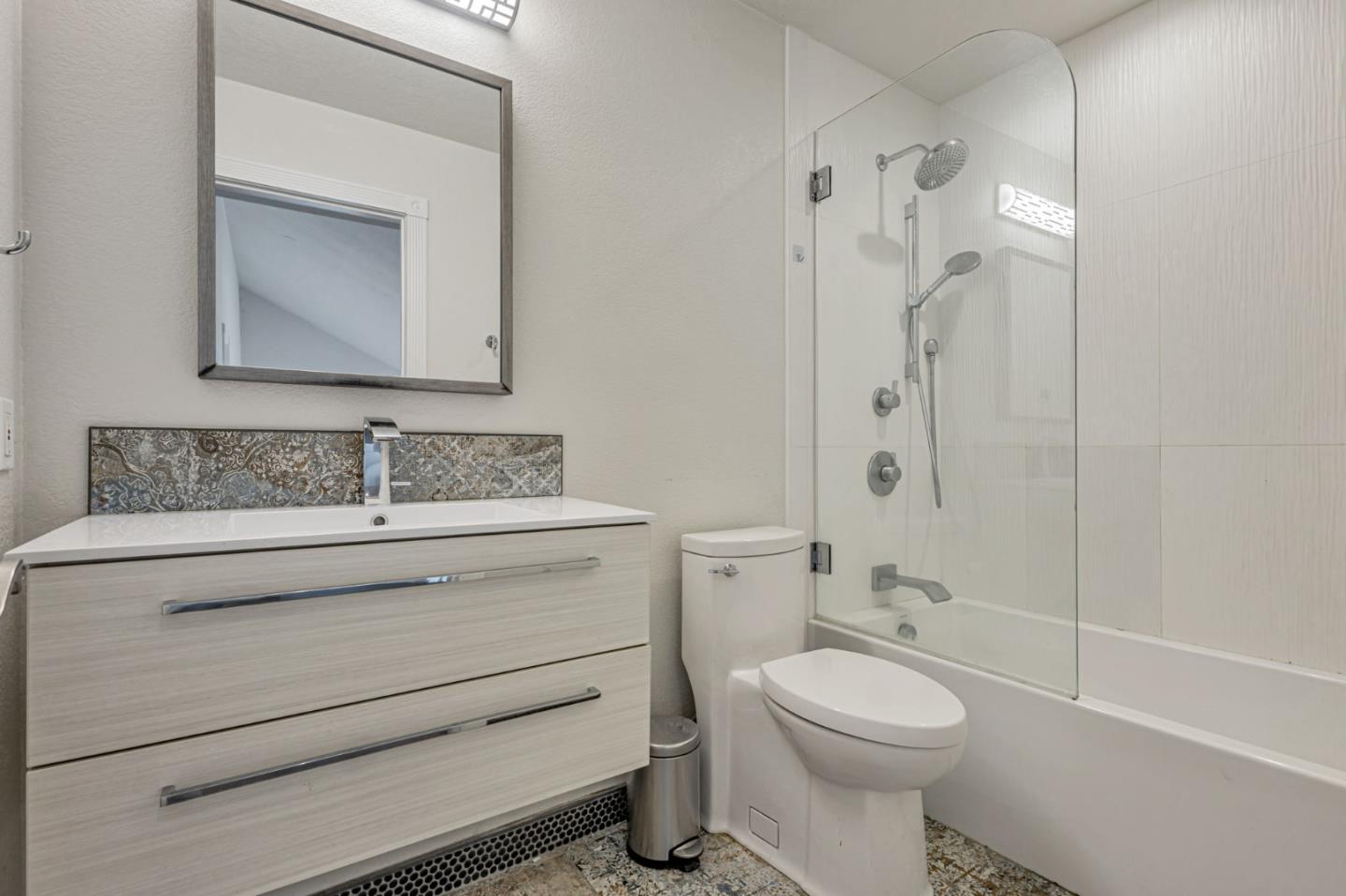 Detail Gallery Image 24 of 61 For 578 Seahorse Ln, Redwood City,  CA 94065 - 4 Beds | 2/1 Baths