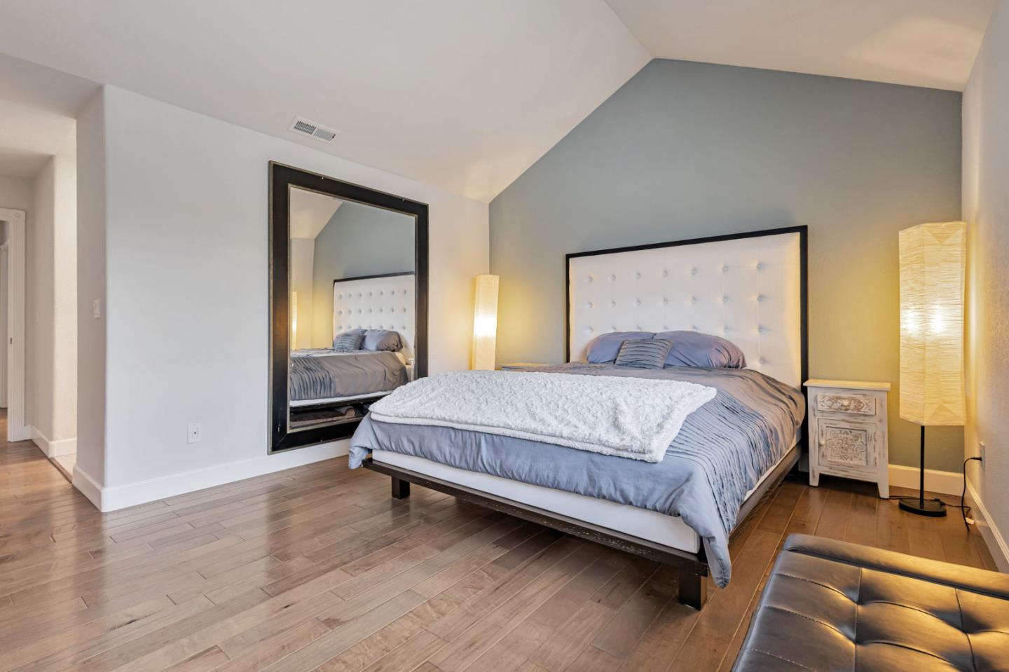 Detail Gallery Image 26 of 61 For 578 Seahorse Ln, Redwood City,  CA 94065 - 4 Beds | 2/1 Baths