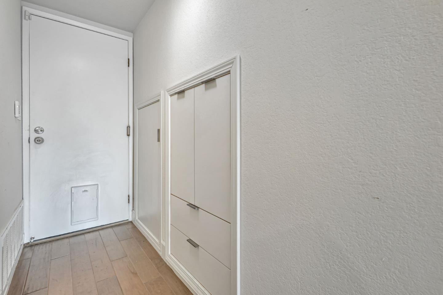 Detail Gallery Image 31 of 61 For 578 Seahorse Ln, Redwood City,  CA 94065 - 4 Beds | 2/1 Baths