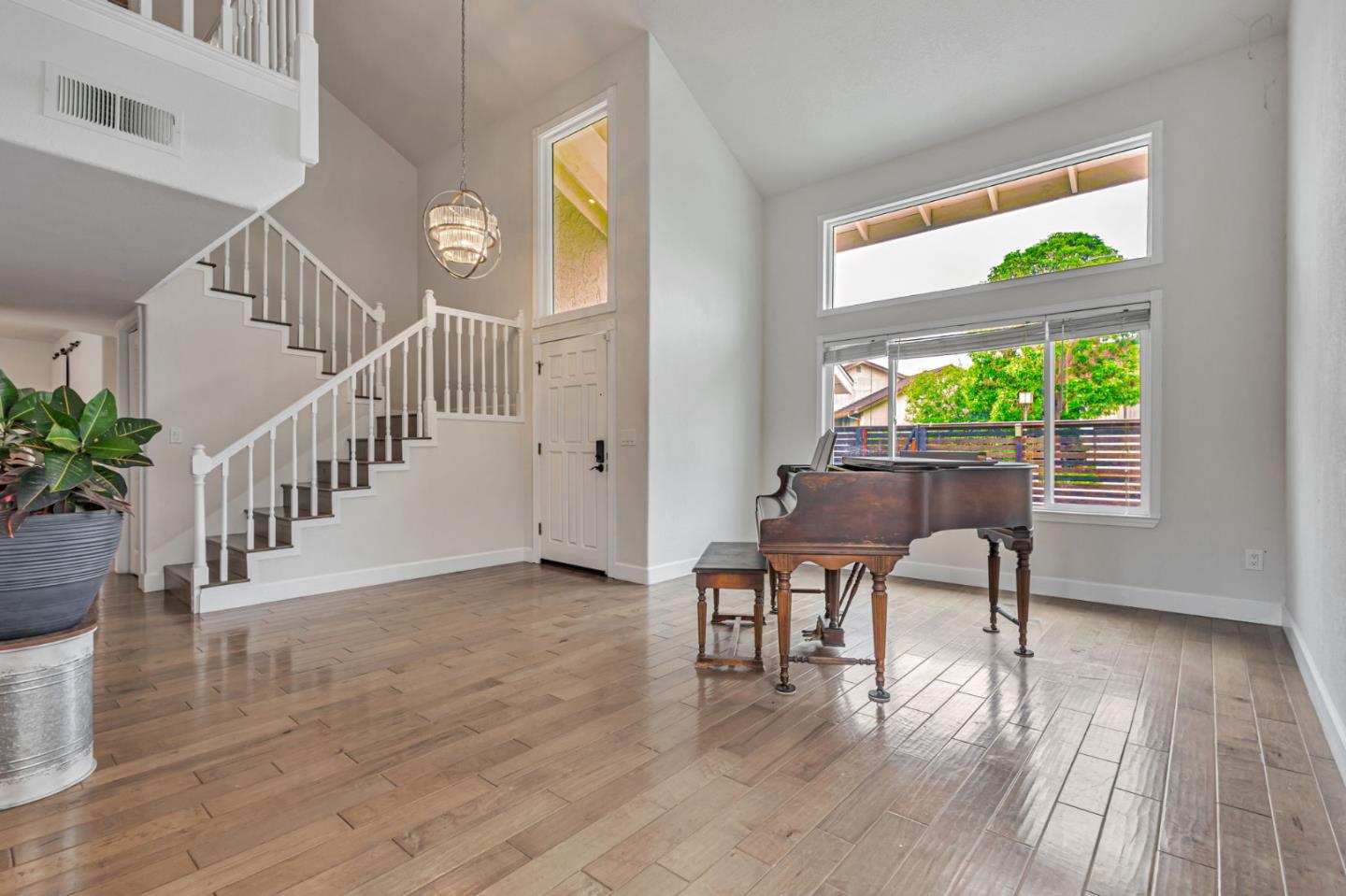 Detail Gallery Image 7 of 61 For 578 Seahorse Ln, Redwood City,  CA 94065 - 4 Beds | 2/1 Baths