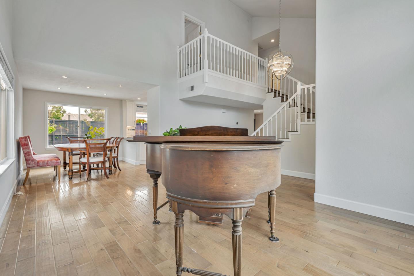 Detail Gallery Image 8 of 61 For 578 Seahorse Ln, Redwood City,  CA 94065 - 4 Beds | 2/1 Baths