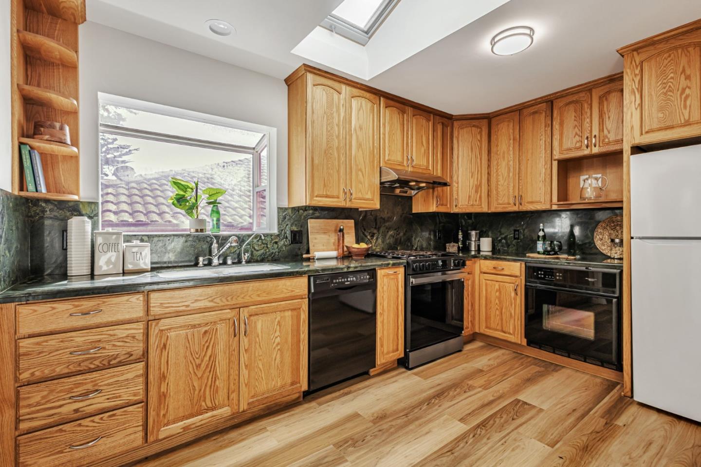 Detail Gallery Image 20 of 68 For 239 San Pedro Ave, Pacifica,  CA 94044 - 4 Beds | 2/1 Baths