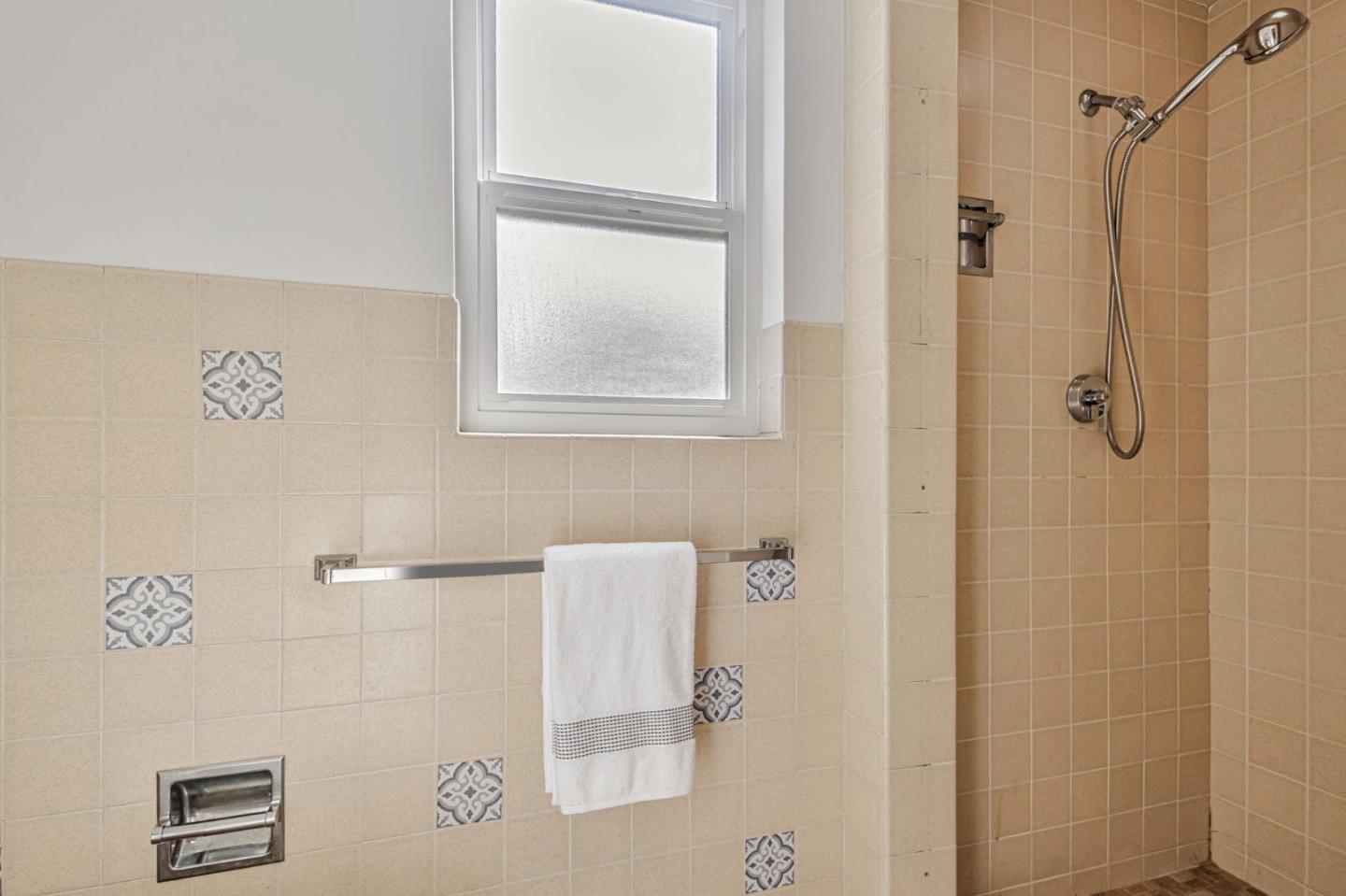 Detail Gallery Image 29 of 68 For 239 San Pedro Ave, Pacifica,  CA 94044 - 4 Beds | 2/1 Baths