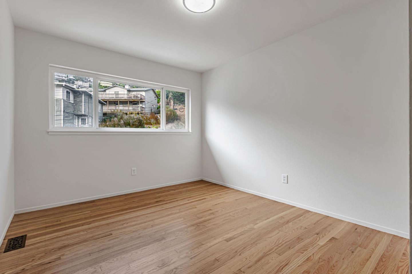 Detail Gallery Image 30 of 68 For 239 San Pedro Ave, Pacifica,  CA 94044 - 4 Beds | 2/1 Baths