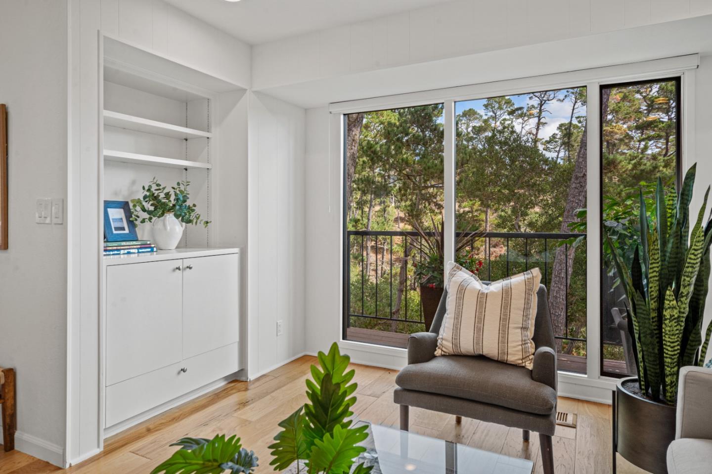 Detail Gallery Image 13 of 51 For 238 Del Mesa Carmel, Carmel,  CA 93923 - 2 Beds | 2 Baths
