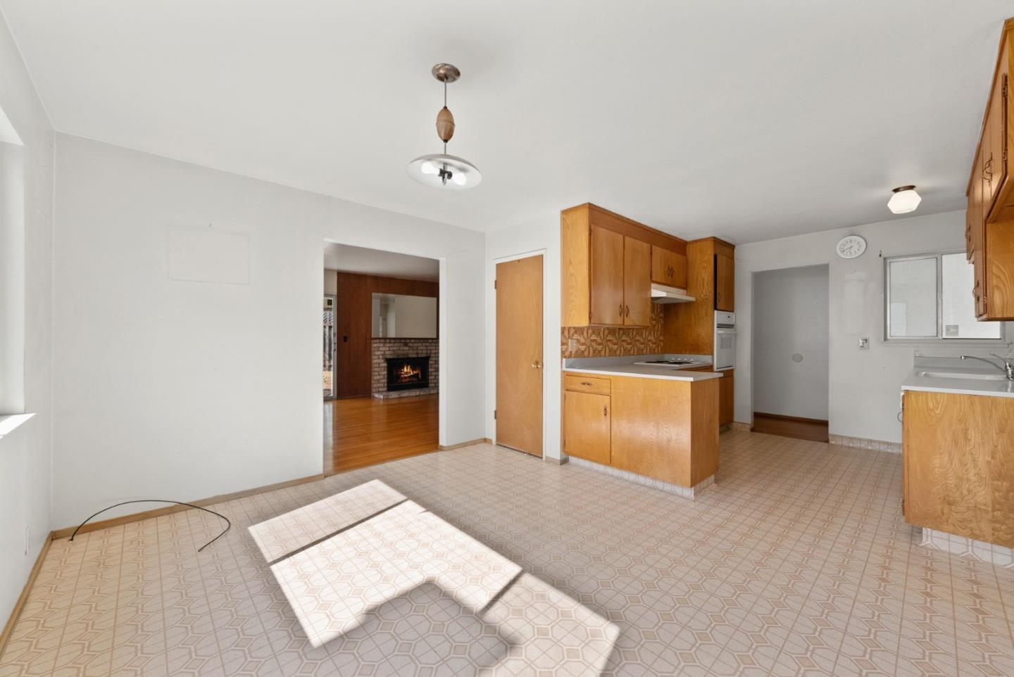 Detail Gallery Image 14 of 43 For 1579 Heron Ave, Sunnyvale,  CA 94087 - 3 Beds | 2 Baths