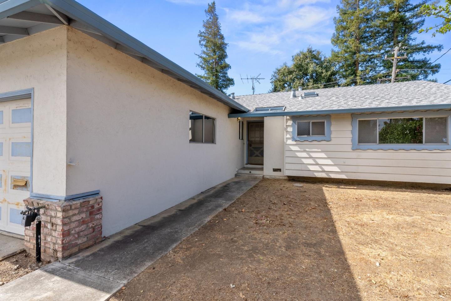 Detail Gallery Image 8 of 43 For 1579 Heron Ave, Sunnyvale,  CA 94087 - 3 Beds | 2 Baths