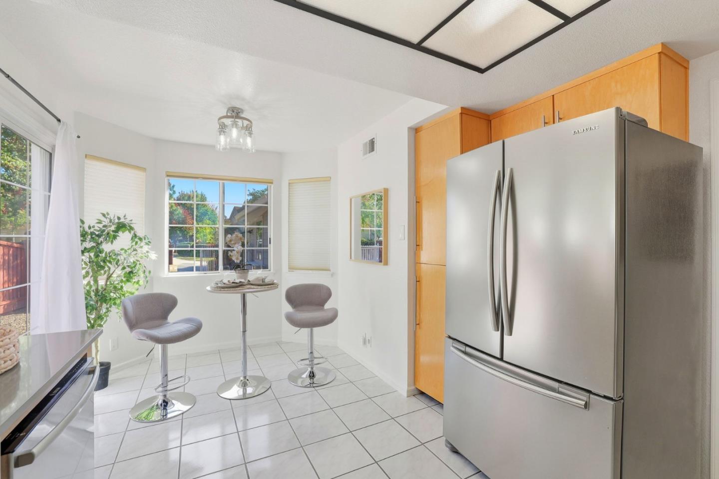 Detail Gallery Image 11 of 36 For 2327 Farmcrest St, Milpitas,  CA 95035 - 2 Beds | 2 Baths