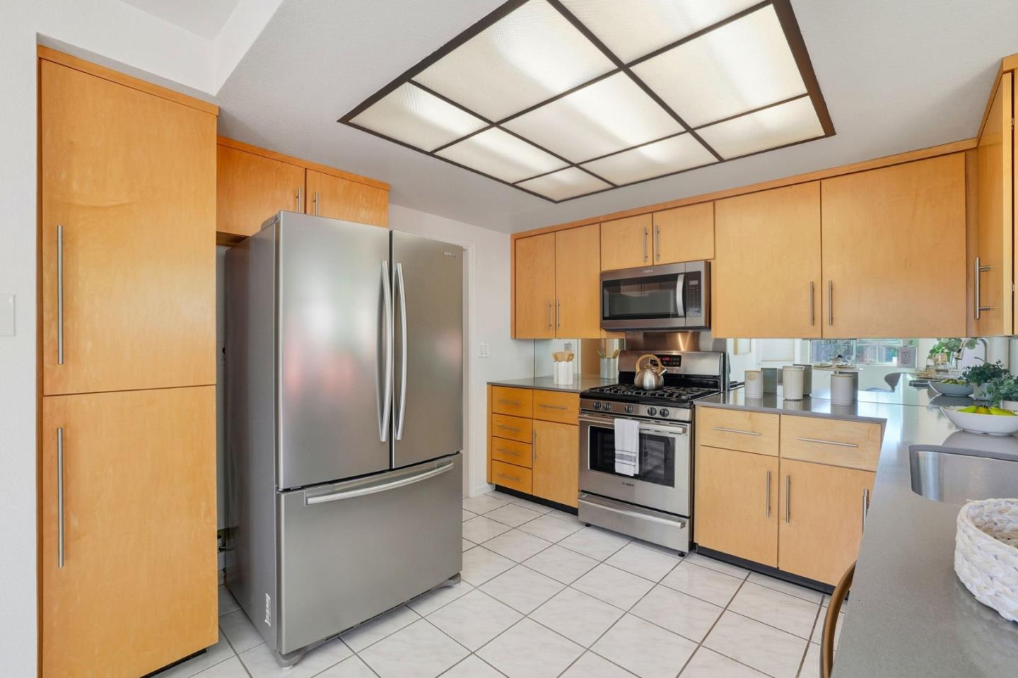 Detail Gallery Image 12 of 36 For 2327 Farmcrest St, Milpitas,  CA 95035 - 2 Beds | 2 Baths