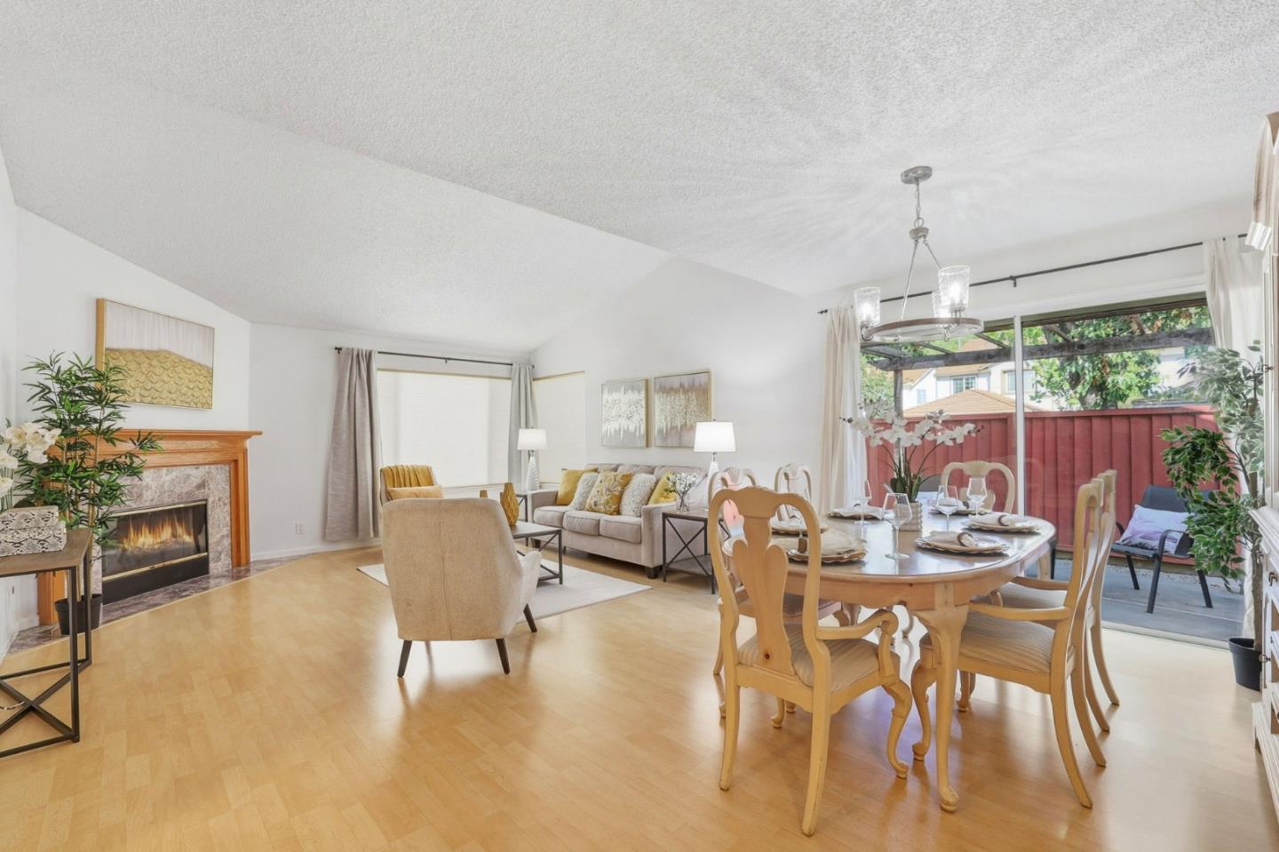 Detail Gallery Image 14 of 36 For 2327 Farmcrest St, Milpitas,  CA 95035 - 2 Beds | 2 Baths