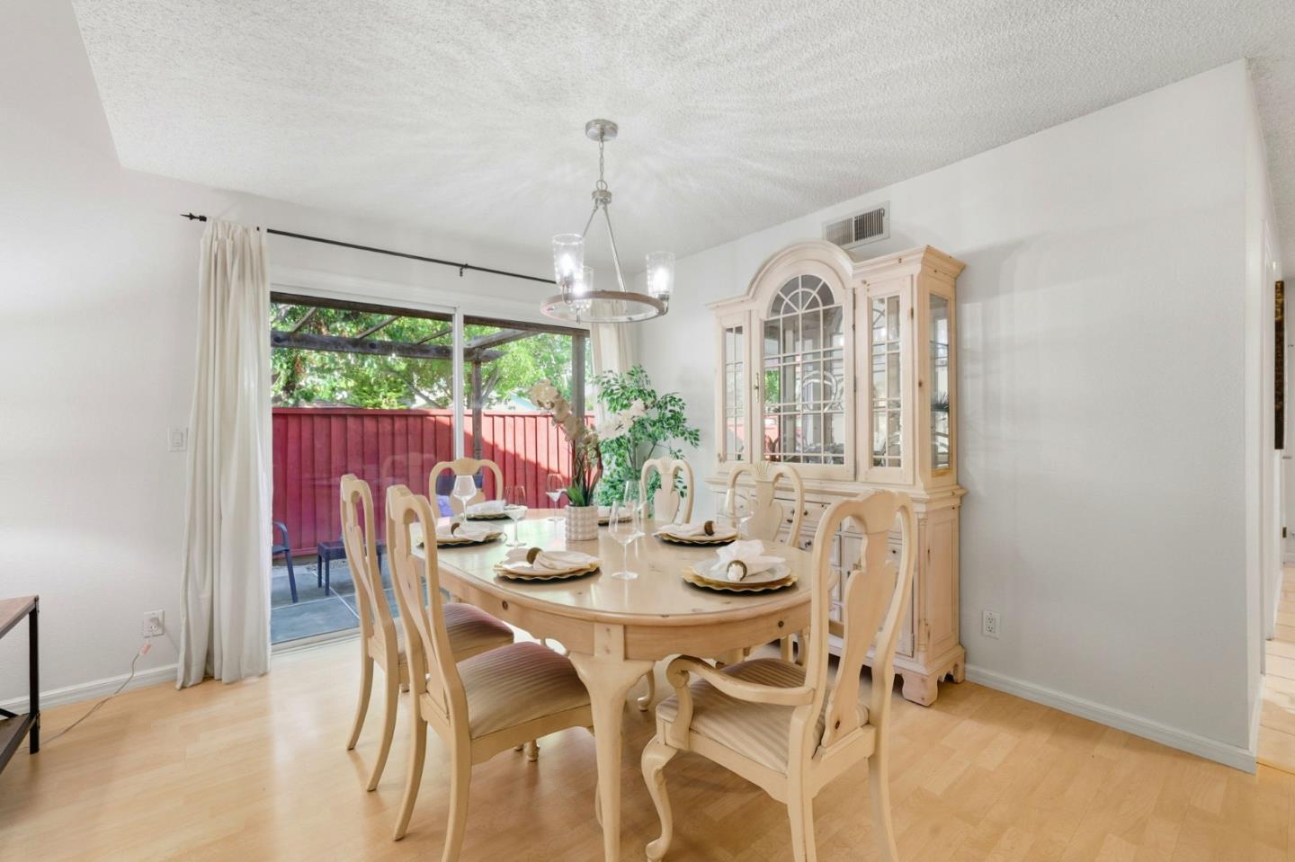 Detail Gallery Image 15 of 36 For 2327 Farmcrest St, Milpitas,  CA 95035 - 2 Beds | 2 Baths