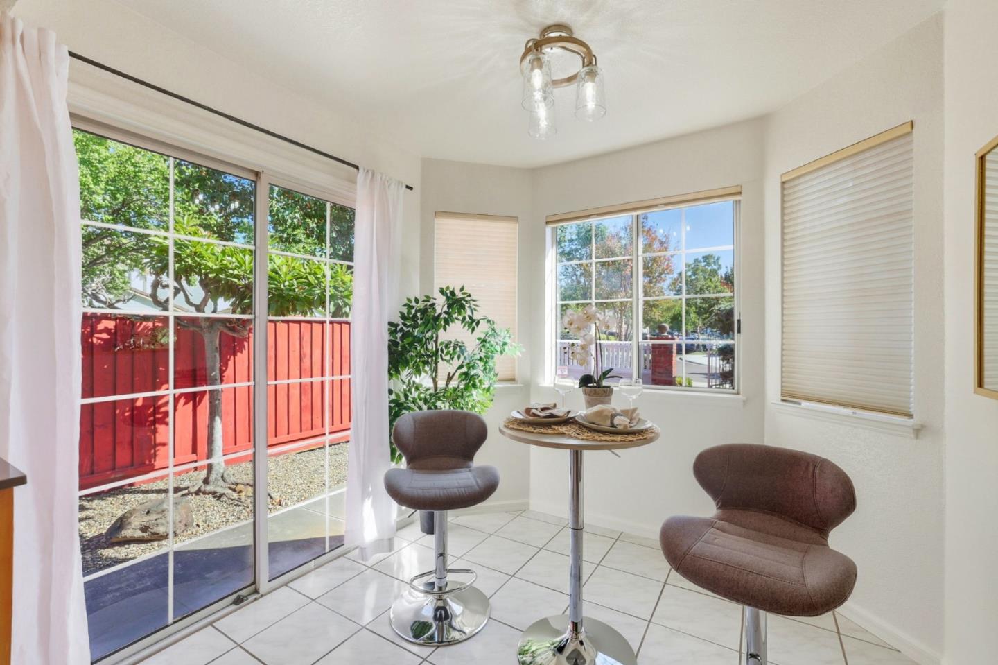 Detail Gallery Image 17 of 36 For 2327 Farmcrest St, Milpitas,  CA 95035 - 2 Beds | 2 Baths