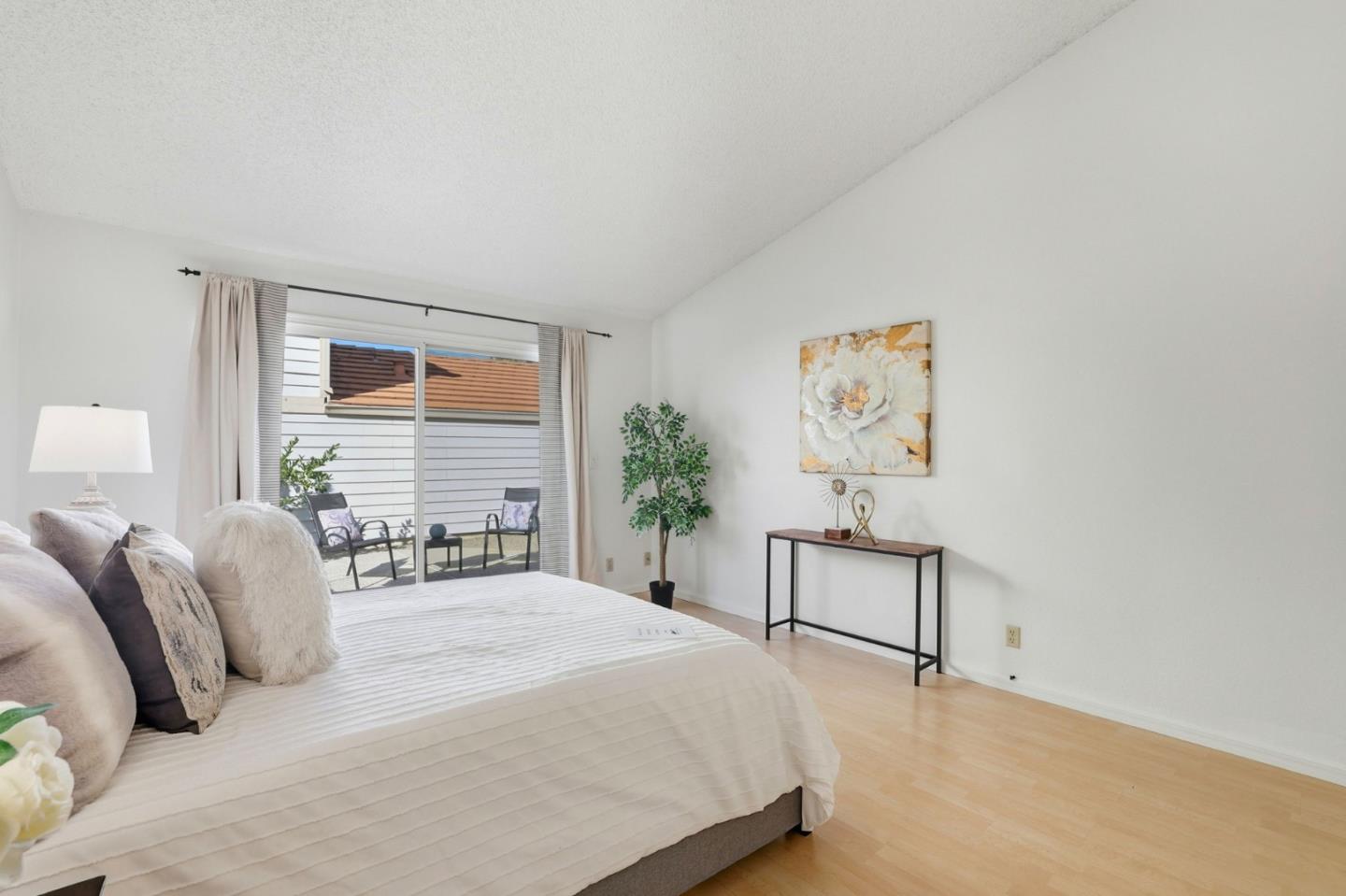 Detail Gallery Image 21 of 36 For 2327 Farmcrest St, Milpitas,  CA 95035 - 2 Beds | 2 Baths