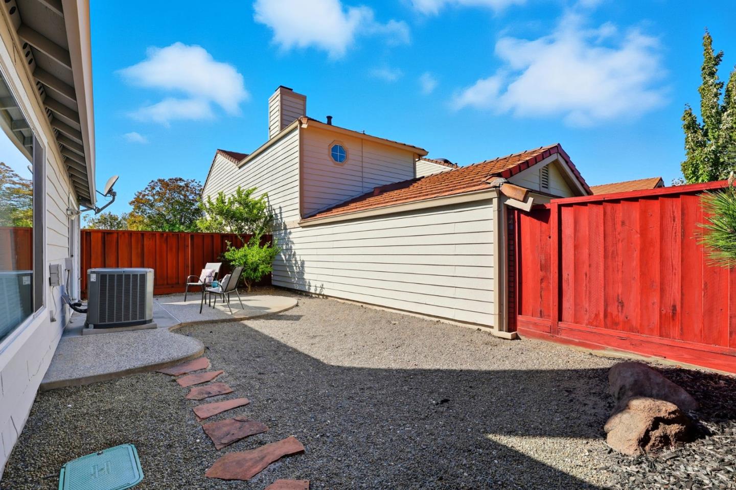 Detail Gallery Image 33 of 36 For 2327 Farmcrest St, Milpitas,  CA 95035 - 2 Beds | 2 Baths