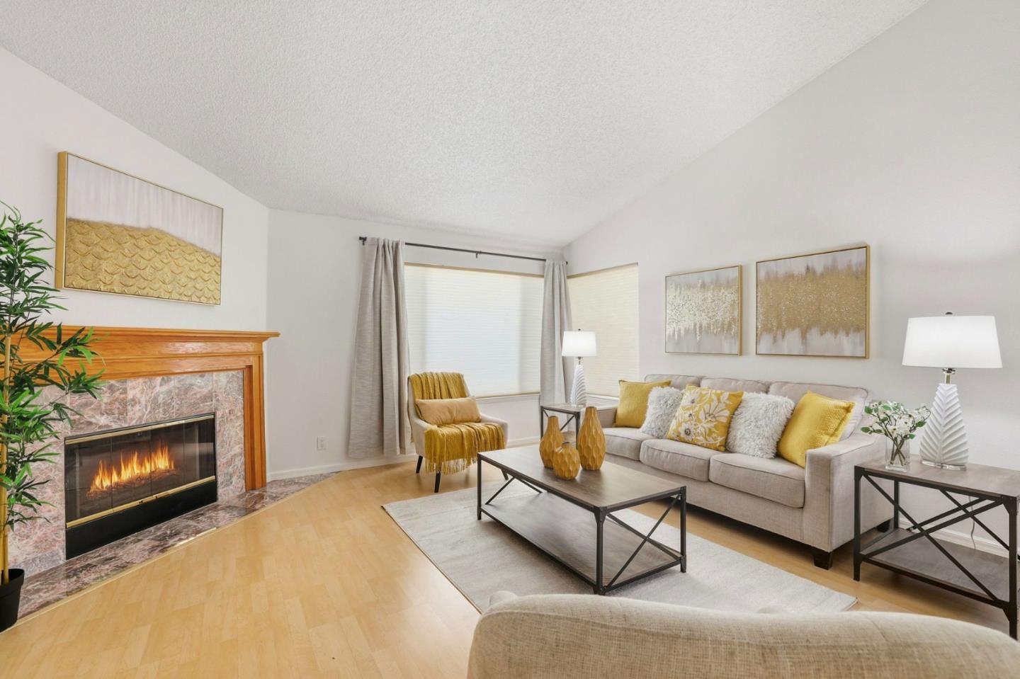 Detail Gallery Image 6 of 36 For 2327 Farmcrest St, Milpitas,  CA 95035 - 2 Beds | 2 Baths