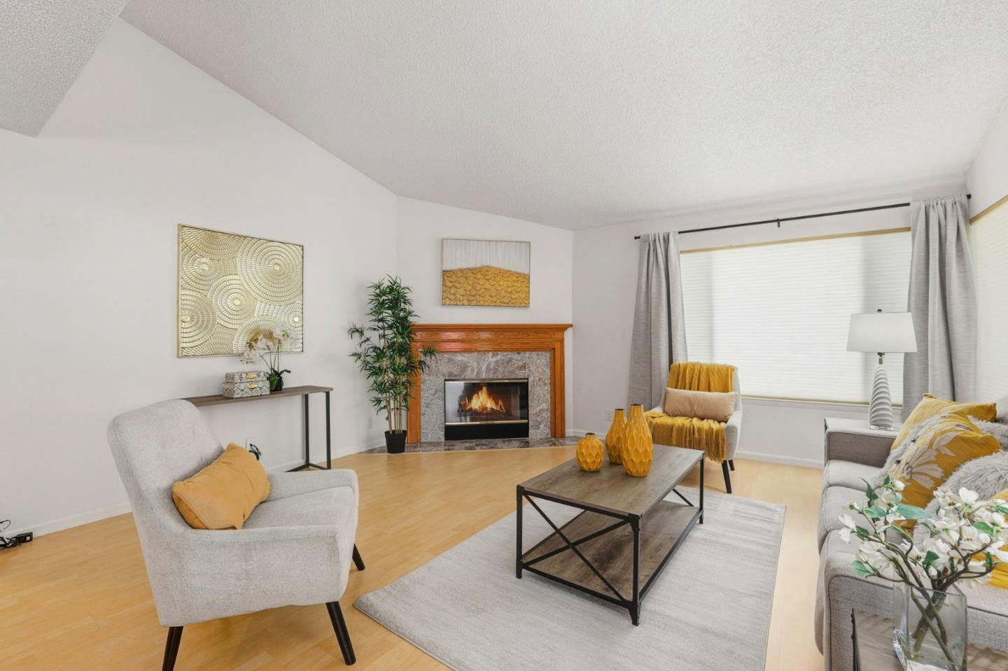 Detail Gallery Image 7 of 36 For 2327 Farmcrest St, Milpitas,  CA 95035 - 2 Beds | 2 Baths