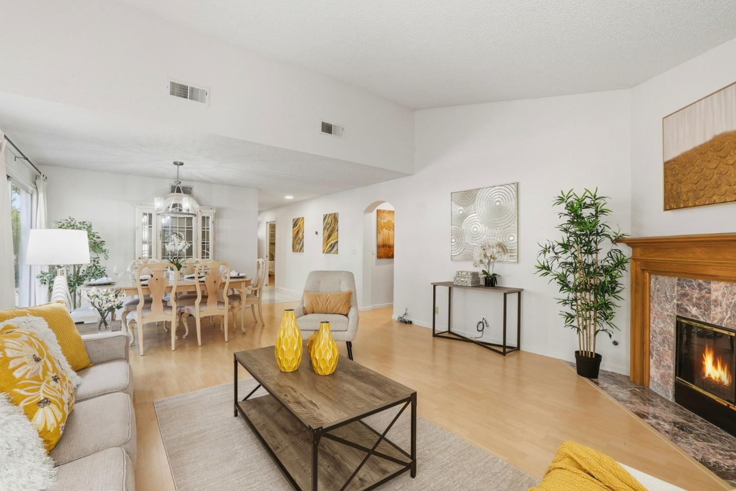 Detail Gallery Image 8 of 36 For 2327 Farmcrest St, Milpitas,  CA 95035 - 2 Beds | 2 Baths