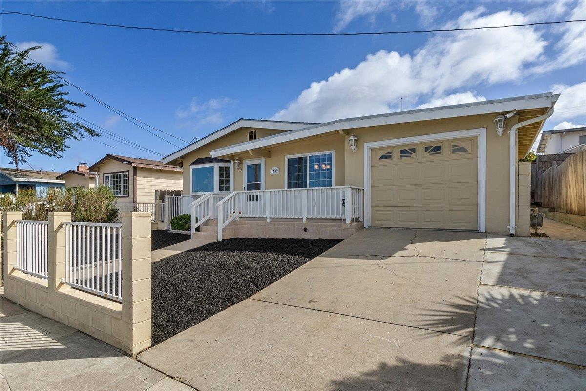 Detail Gallery Image 3 of 38 For 1752 Mendocino St, Seaside,  CA 93955 - 3 Beds | 2 Baths