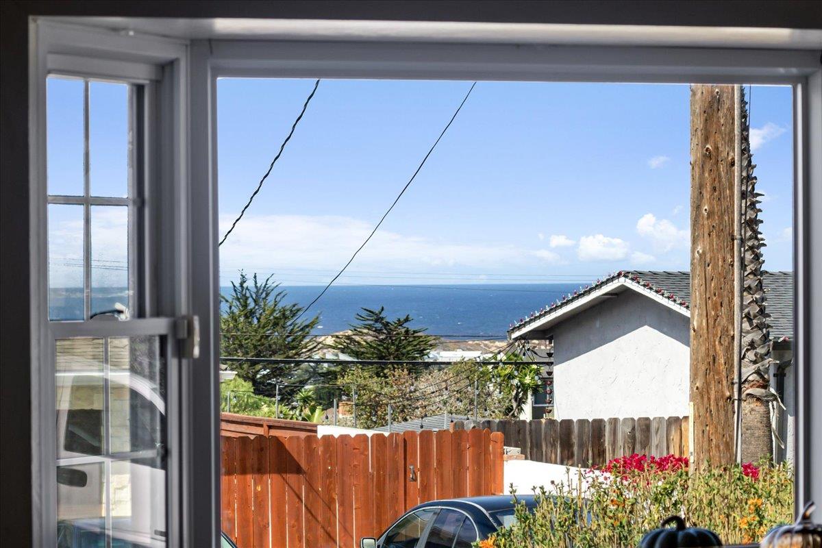 Detail Gallery Image 5 of 38 For 1752 Mendocino St, Seaside,  CA 93955 - 3 Beds | 2 Baths