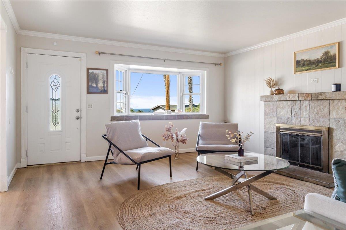 Detail Gallery Image 7 of 38 For 1752 Mendocino St, Seaside,  CA 93955 - 3 Beds | 2 Baths