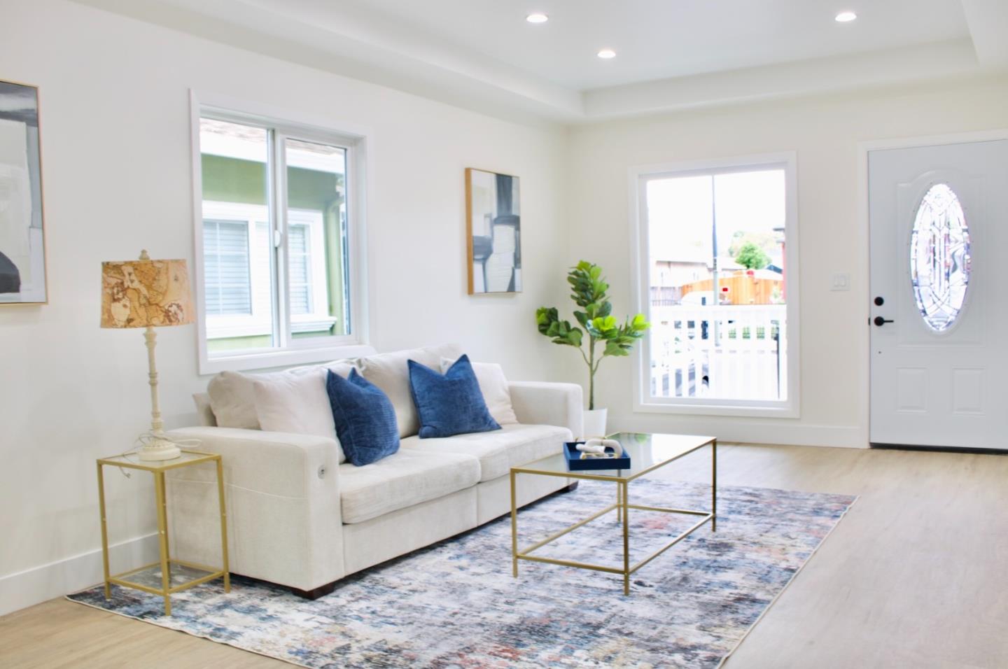 Detail Gallery Image 4 of 30 For 214 S 22nd St, San Jose,  CA 95116 - 5 Beds | 3 Baths