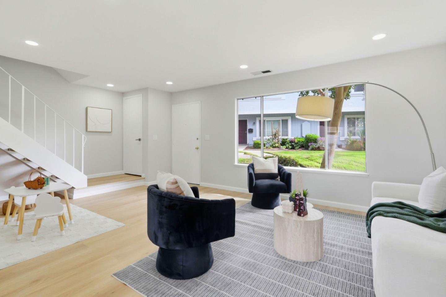 Detail Gallery Image 3 of 47 For 3070 Ironside Ct, San Jose,  CA 95132 - 4 Beds | 2/1 Baths