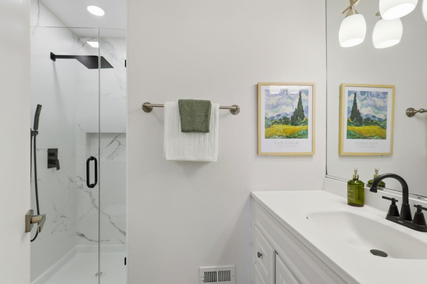 Detail Gallery Image 34 of 47 For 3070 Ironside Ct, San Jose,  CA 95132 - 4 Beds | 2/1 Baths