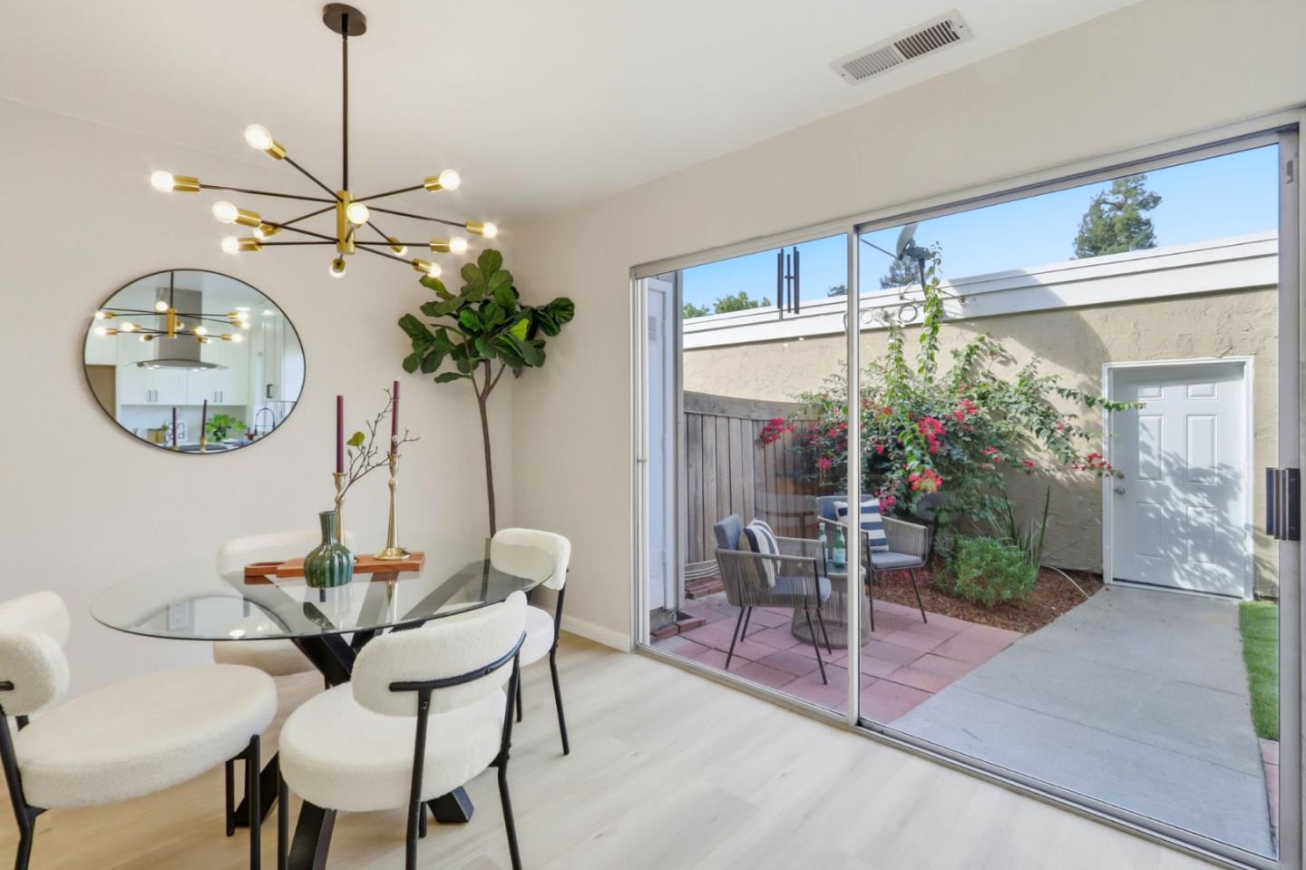 Detail Gallery Image 7 of 47 For 3070 Ironside Ct, San Jose,  CA 95132 - 4 Beds | 2/1 Baths