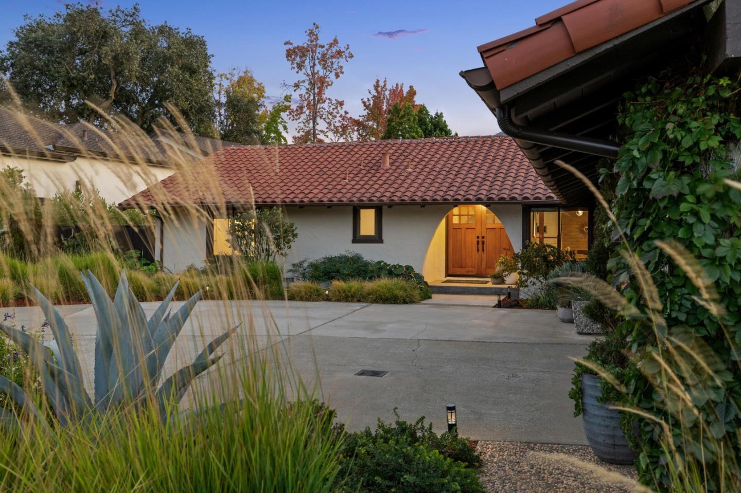 Detail Gallery Image 3 of 87 For 1238 Wooded Hills Dr, San Jose,  CA 95120 - 4 Beds | 2/1 Baths