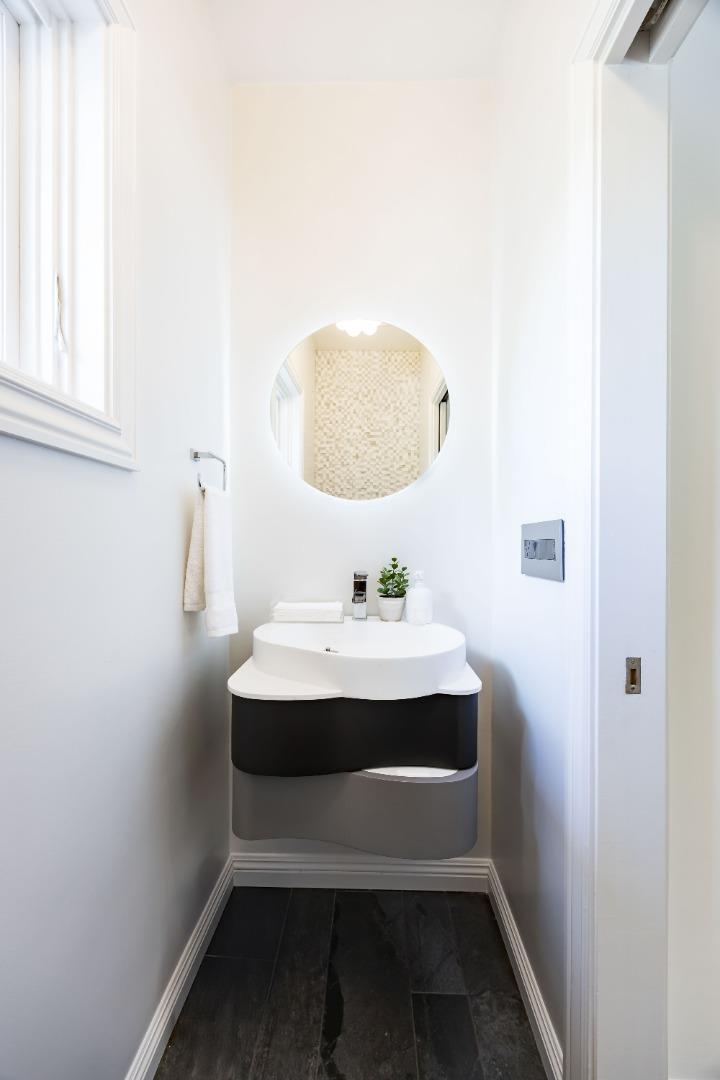 Detail Gallery Image 17 of 37 For 720 Vista Dr, Redwood City,  CA 94062 - 5 Beds | 4/1 Baths