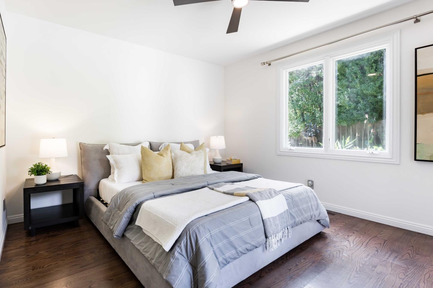 Detail Gallery Image 18 of 37 For 720 Vista Dr, Redwood City,  CA 94062 - 5 Beds | 4/1 Baths