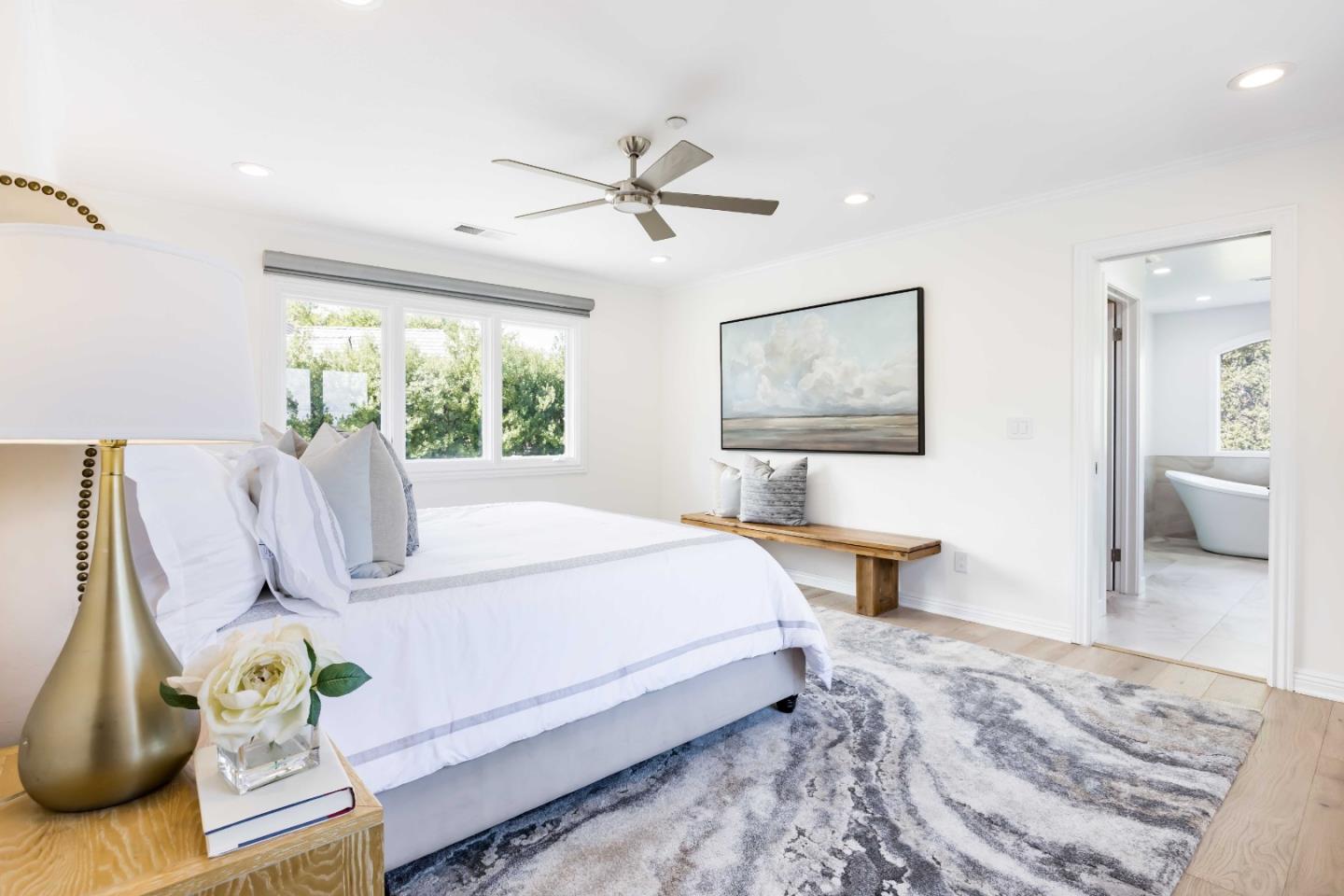 Detail Gallery Image 24 of 37 For 720 Vista Dr, Redwood City,  CA 94062 - 5 Beds | 4/1 Baths