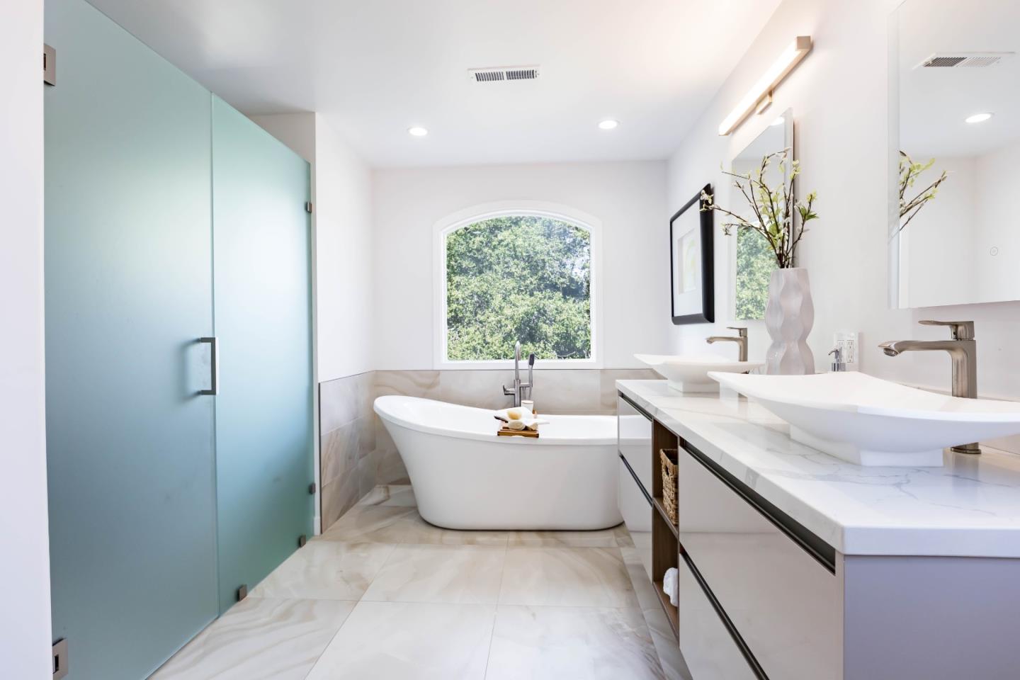 Detail Gallery Image 25 of 37 For 720 Vista Dr, Redwood City,  CA 94062 - 5 Beds | 4/1 Baths