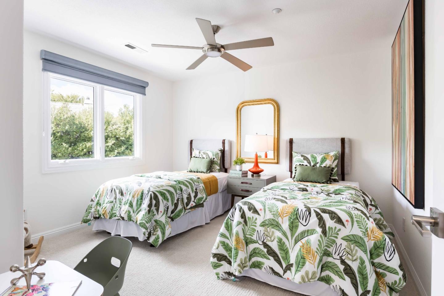 Detail Gallery Image 27 of 37 For 720 Vista Dr, Redwood City,  CA 94062 - 5 Beds | 4/1 Baths