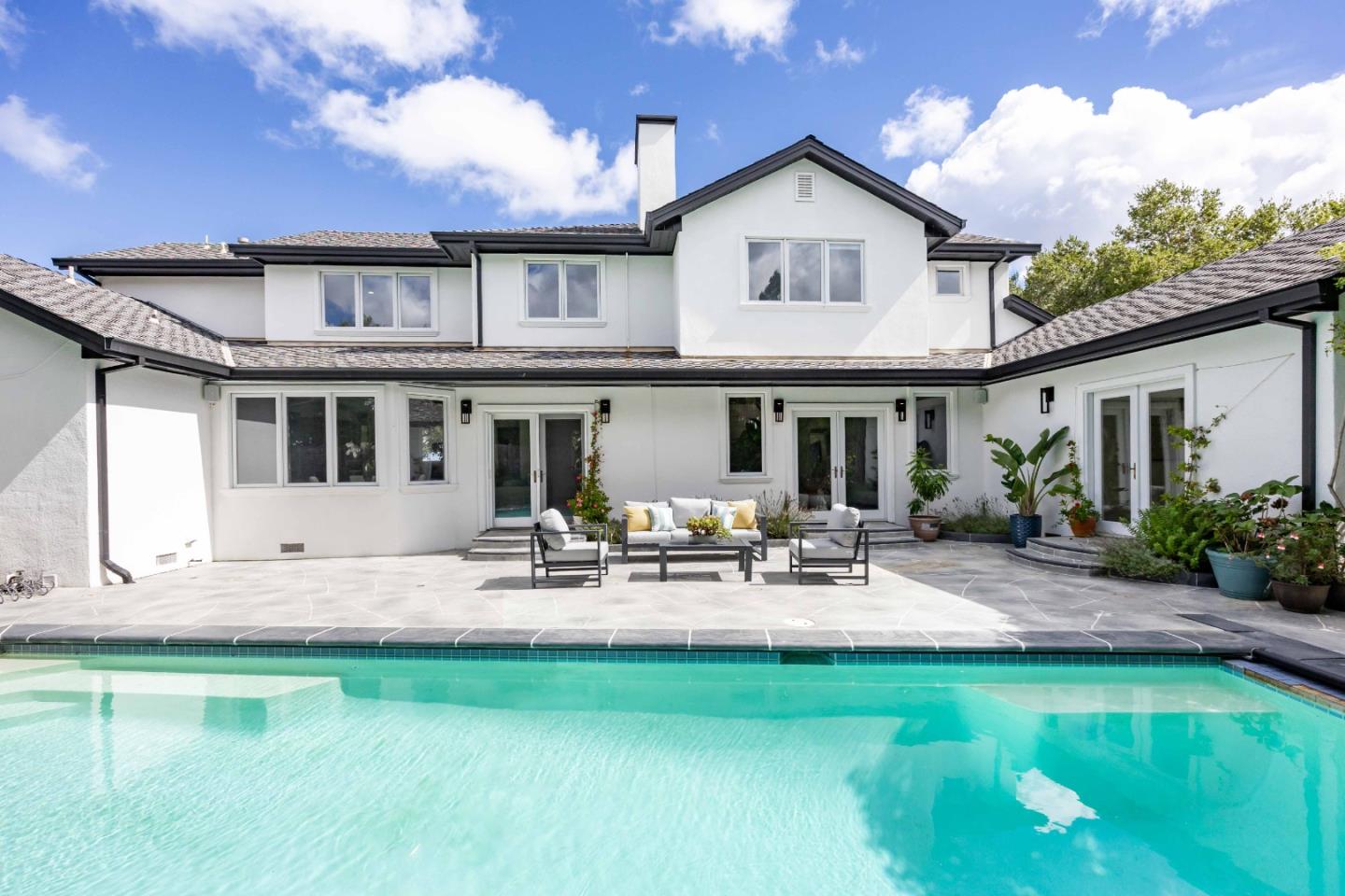 Detail Gallery Image 30 of 37 For 720 Vista Dr, Redwood City,  CA 94062 - 5 Beds | 4/1 Baths