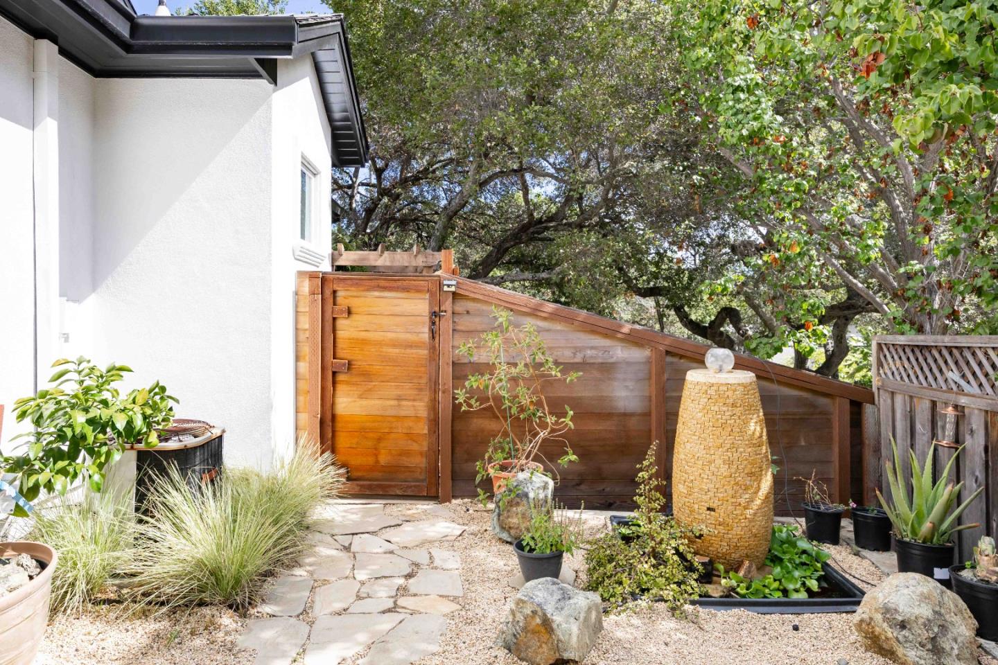 Detail Gallery Image 37 of 37 For 720 Vista Dr, Redwood City,  CA 94062 - 5 Beds | 4/1 Baths