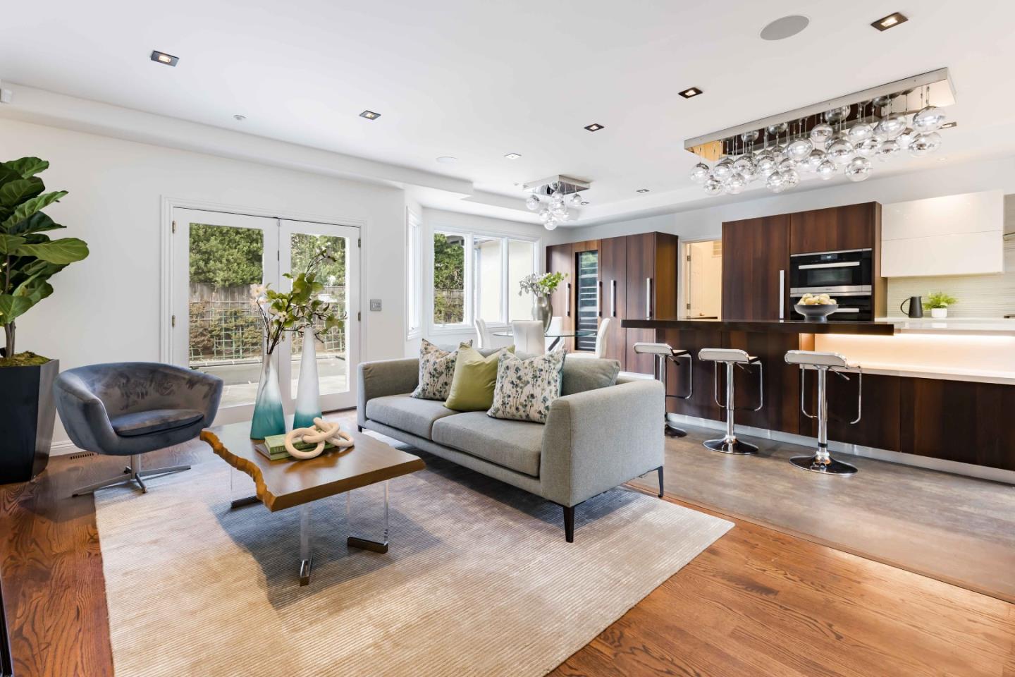 Detail Gallery Image 6 of 37 For 720 Vista Dr, Redwood City,  CA 94062 - 5 Beds | 4/1 Baths