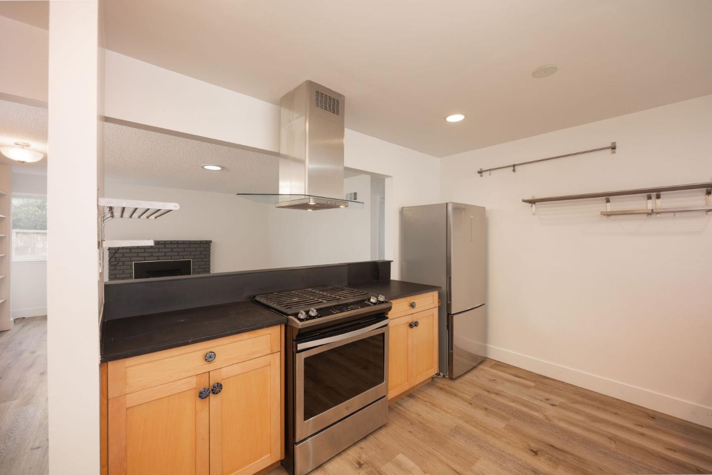 Detail Gallery Image 10 of 39 For 1161 Tamarind St, Montara,  CA 94037 - 4 Beds | 3 Baths