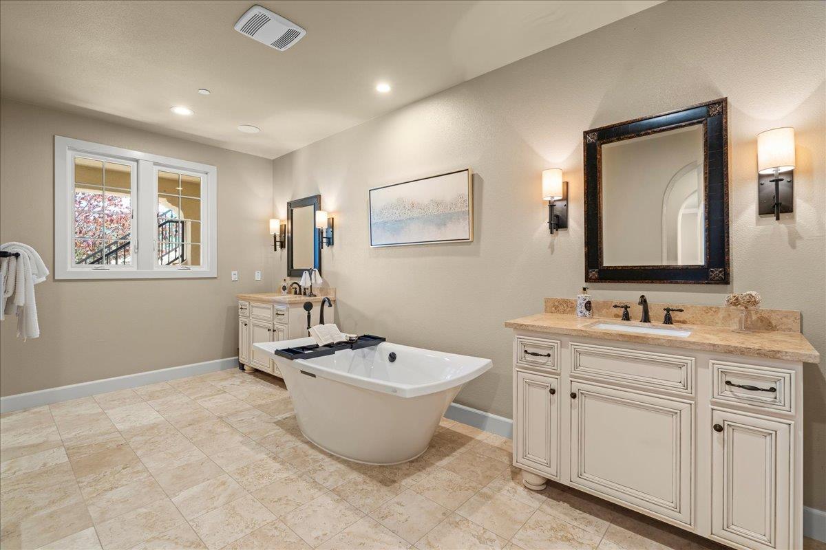 Detail Gallery Image 68 of 96 For 21 Bigleaf Rd, Orinda,  CA 94563 - 4 Beds | 4/1 Baths