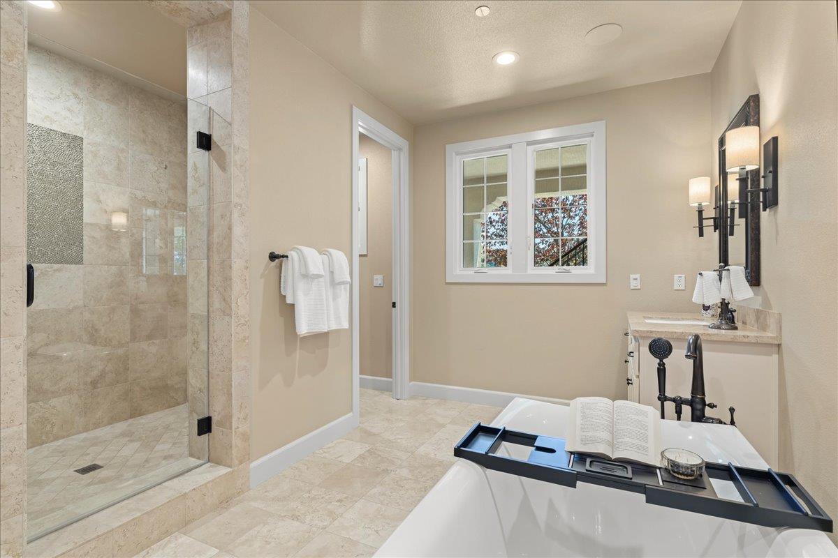 Detail Gallery Image 70 of 96 For 21 Bigleaf Rd, Orinda,  CA 94563 - 4 Beds | 4/1 Baths