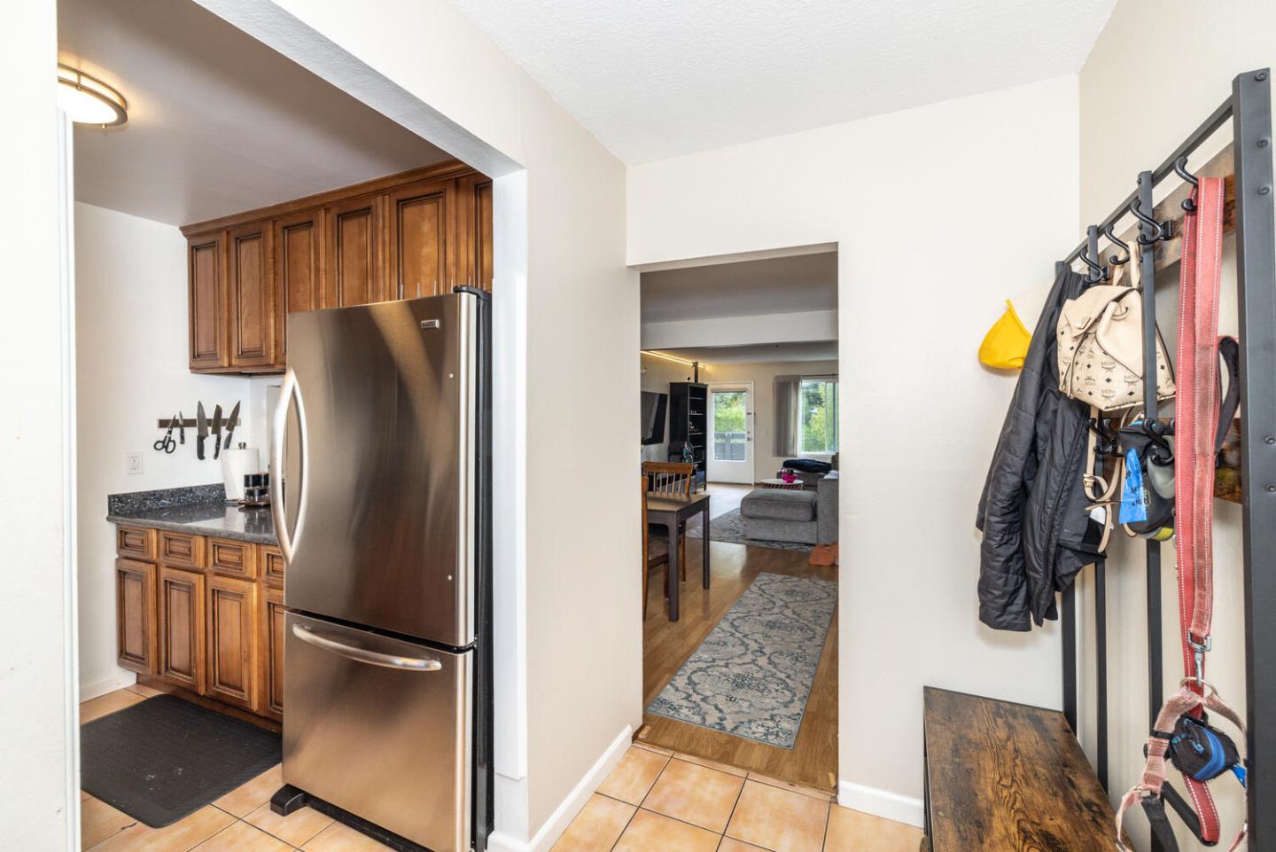 Detail Gallery Image 2 of 24 For 4008 Farm Hill Blvd #102,  Redwood City,  CA 94061 - 2 Beds | 1 Baths