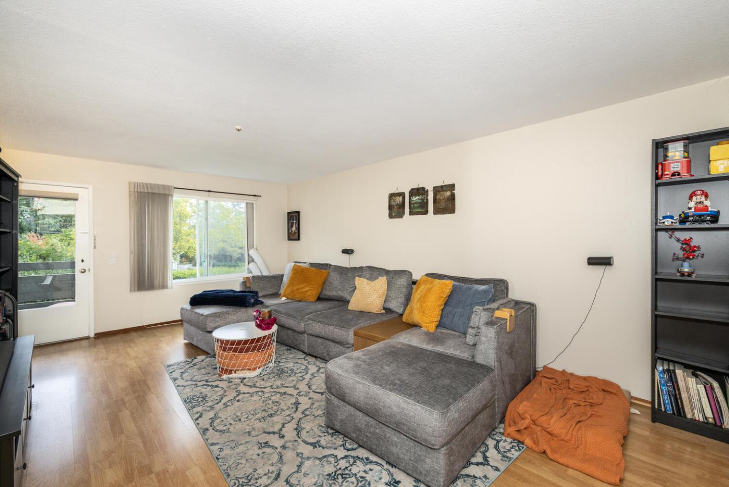 Detail Gallery Image 8 of 24 For 4008 Farm Hill Blvd #102,  Redwood City,  CA 94061 - 2 Beds | 1 Baths