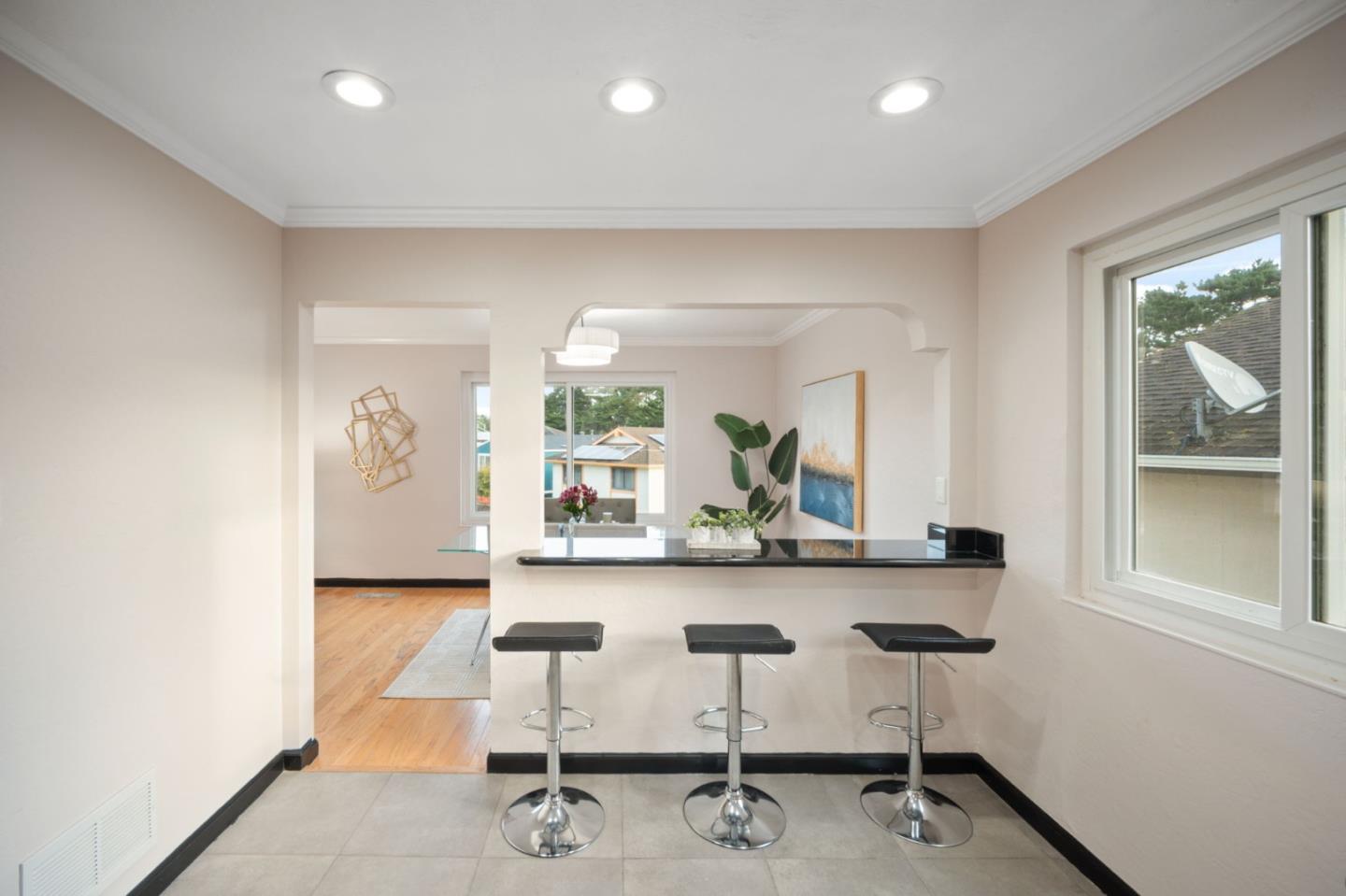 Detail Gallery Image 13 of 52 For 5 Bacon Ct, Daly City,  CA 94015 - 3 Beds | 3 Baths