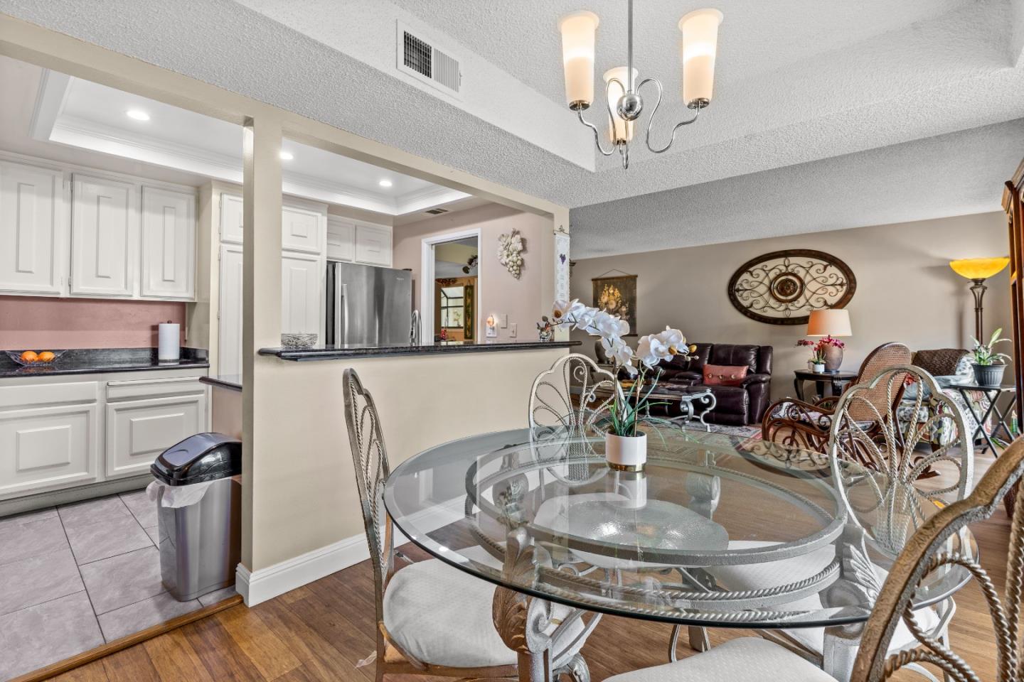 Detail Gallery Image 12 of 44 For 5437 Cribari Grn, San Jose,  CA 95135 - 2 Beds | 2 Baths