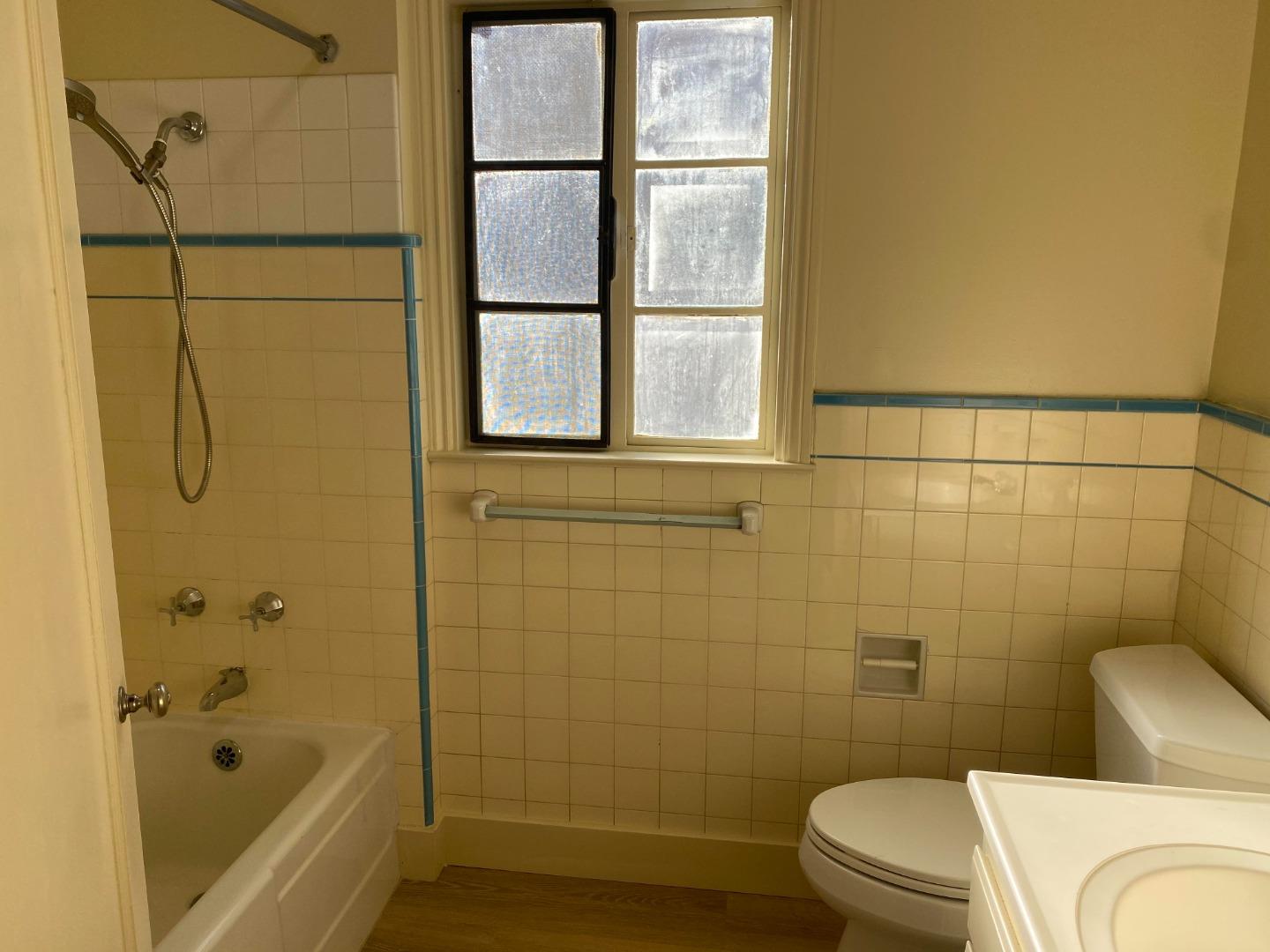 Detail Gallery Image 15 of 21 For 305 Catalpa St, San Mateo,  CA 94401 - – Beds | – Baths