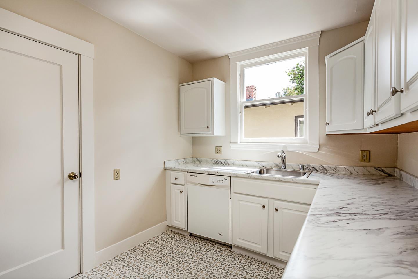 Detail Gallery Image 13 of 48 For 828 Highland Ave, San Mateo,  CA 94401 - – Beds | – Baths