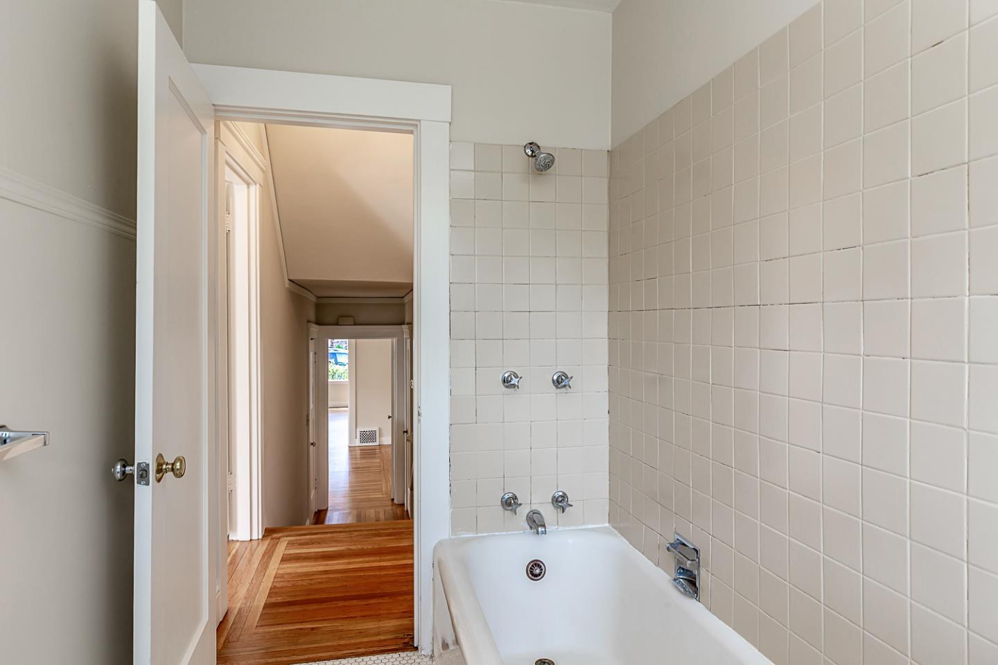 Detail Gallery Image 18 of 48 For 828 Highland Ave, San Mateo,  CA 94401 - – Beds | – Baths